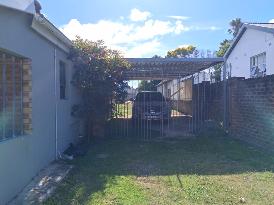 To Let 5 Bedroom Property for Rent in Cambridge Eastern Cape